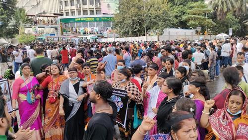 সনাতন ধর্মাবলম্বীদের শাহবাগ মোড় অবরোধ