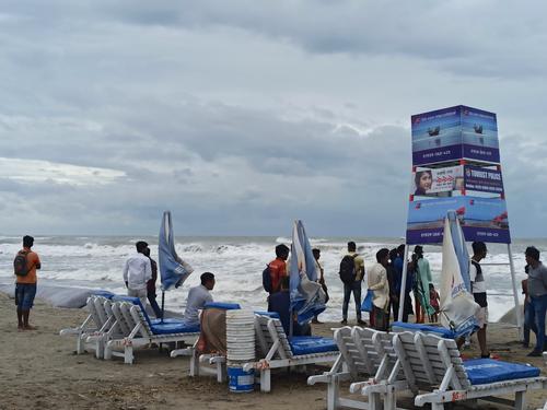 উপকূলের দিকে এগিয়ে আসছে ঘূর্ণিঝড় সিত্রাং