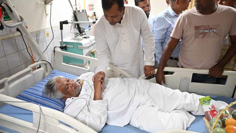 আমানকে ফল, জুস ও দুপুরের খাবার পাঠালেন প্রধানমন্ত্রী