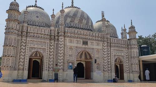 বজরা শাহী মসজিদ