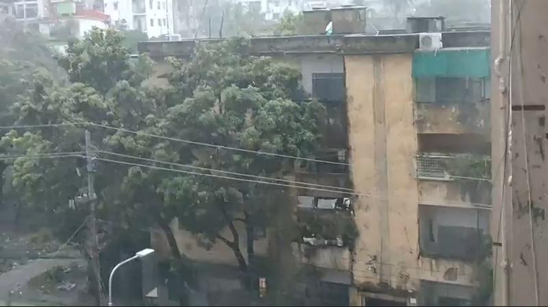 রাজধানীতে ১২০ কিলোমিটার বেগে কালবৈশাখী