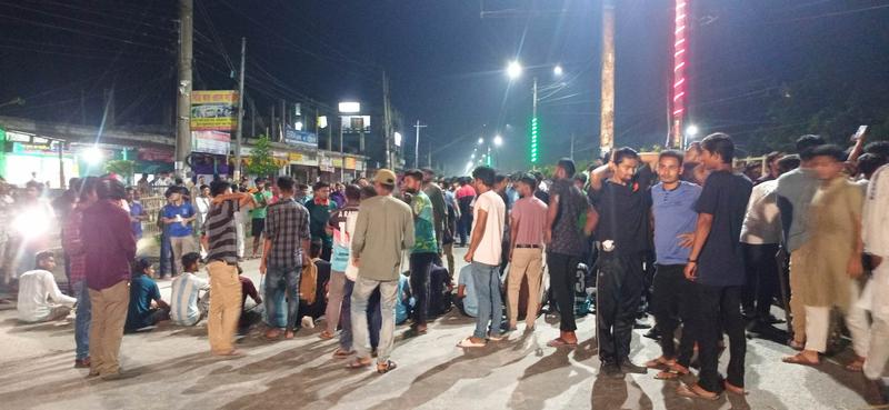 বেরোবি শিক্ষার্থীর উপর হামলা, গুরুতর আহত ৪: মহাসড়ক অবরোধ