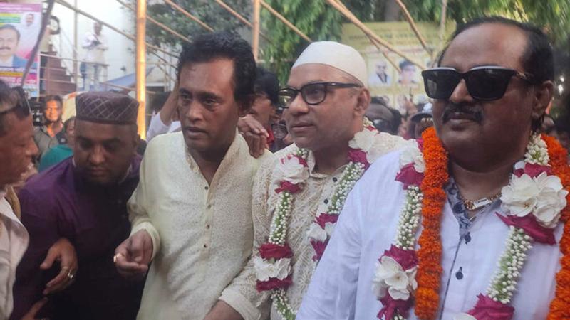 শিল্পী সমিতির সভাপতি মিশা সওদাগর, সাধারণ সম্পাদক ডিপজল