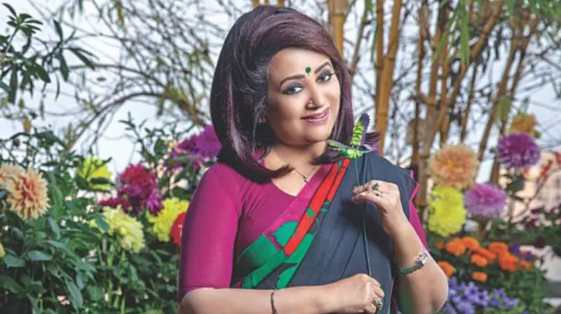বন্যায় মানুষের পাশে মানুষ: ববিতা বললেন, এটাই বাংলাদেশিদের চিরায়ত রূপ