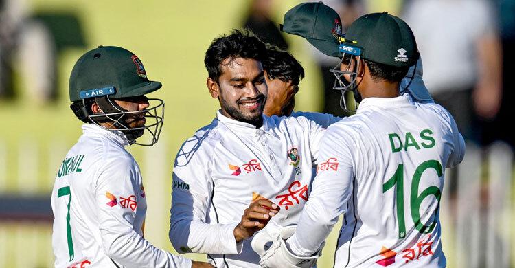 মিরাজের ফাইফার, ২৭৪ রানে অলআউট পাকিস্তান