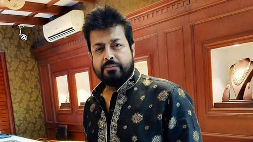 চুরির অভিযোগে মামলা করলেন চিত্রনায়ক ওমর সানী