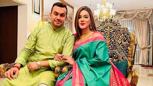 রাকিবের সঙ্গে বিচ্ছেদের ঘোষণা দিলেন মাহিয়া মাহি