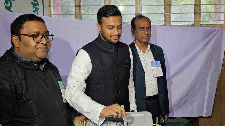 ভোট দিয়ে যা বললেন সাকিব