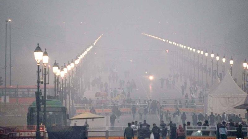 দিল্লিতে তাপমাত্রা নামল তিনের ঘরে, রেড অ্যালার্ট জারি