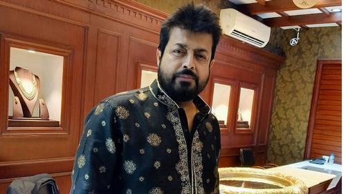 রাতে হুমকির পর দিনে মামলা করলেন ওমর সানী