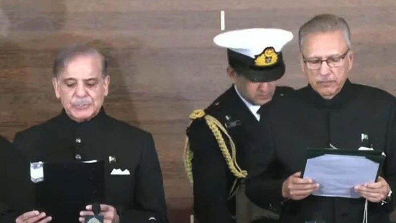 পাকিস্তানে প্রধানমন্ত্রী হিসেবে শপথ নিলেন শেহবাজ শরিফ