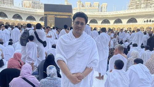 ওমরাহ করতে সৌদি আরবে ফেরদৌস