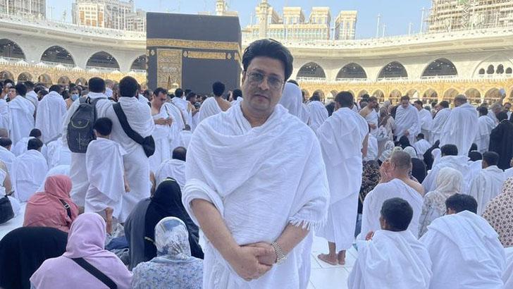 ওমরাহ করতে সৌদি আরবে ফেরদৌস