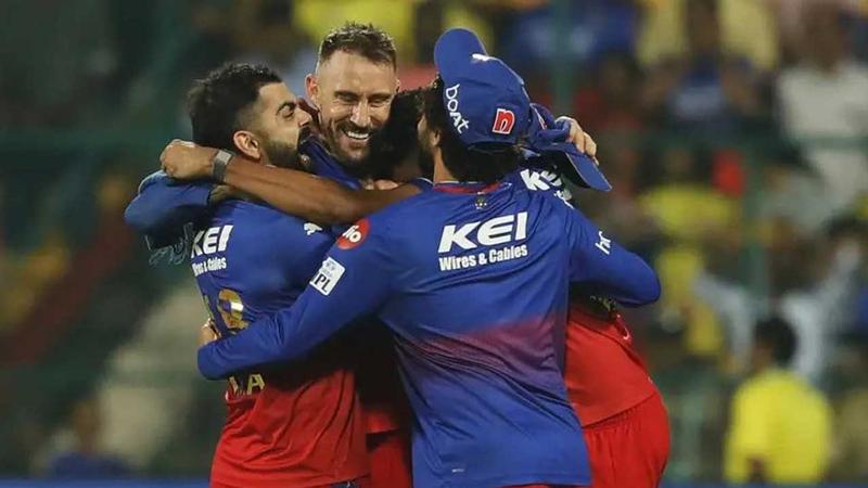চেন্নাইকে বিদায় করে টানা ছয় ম্যাচ জিতে প্লে-অফে বেঙ্গালুরু