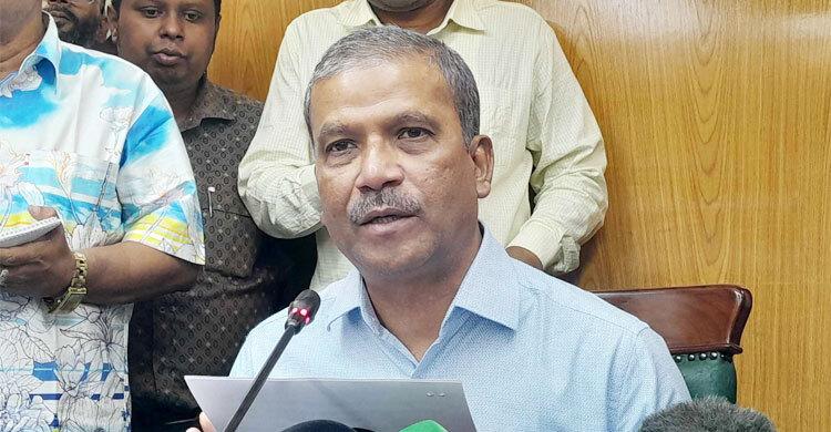 কোনো কলেজকে রাতারাতি বিশ্ববিদ্যালয় করা সম্ভব না: আইন উপদেষ্টা