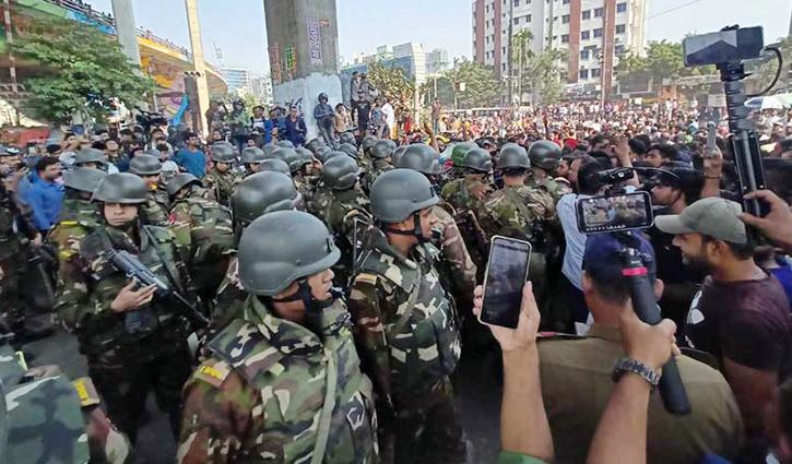 মহাখালীতে অটোরিকশা চালকদের সেনাবাহিনীর ধাওয়া