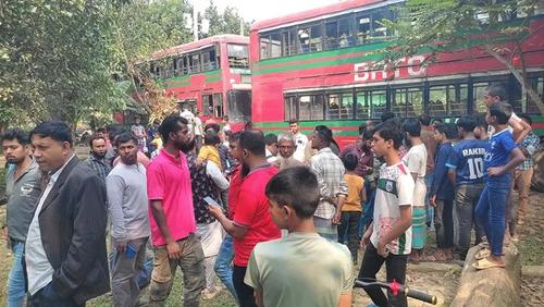পিকনিকের বাস বিদ্যুতায়িত হয়ে ৩ শিক্ষার্থী নিহত, আহত ১০