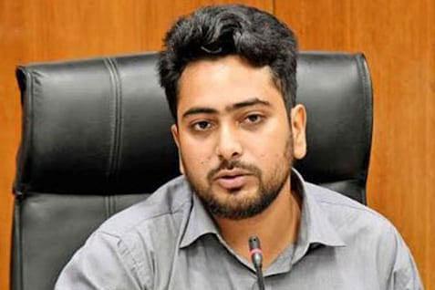 পত্রিকা অফিসে ভাঙচুর হলে মেনে নেয়া হবে না: তথ্য উপদেষ্টা