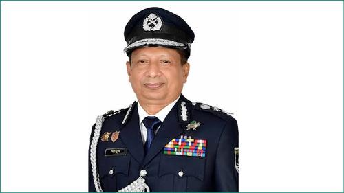 সাবেক আইজিপিসহ ১৭ পুলিশ কর্মকর্তার বিরুদ্ধে গ্রেপ্তারি পরোয়ানা
