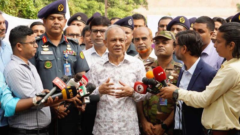 সরকারের কোনো ভুল বা দুর্নীতি হলে আপনারা প্রকাশ করুন: স্বরাষ্ট্র উপদেষ্টা
