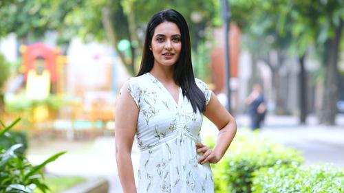 ‘ছোট পোশাক পরলেই মা খারাপ না, এটা আমার ছেলে জানুক’