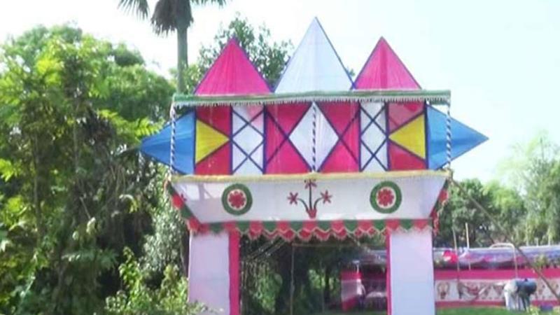 কনের আসনে শাশুড়ি, দেখে পালালেন বর