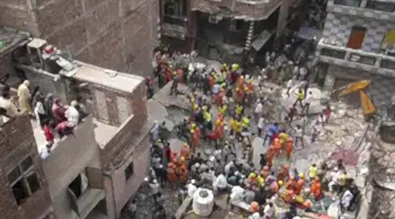 দিল্লিতে ভবন ধসের ঘটনায় মৃতের সংখ্যা বেড়ে ১১