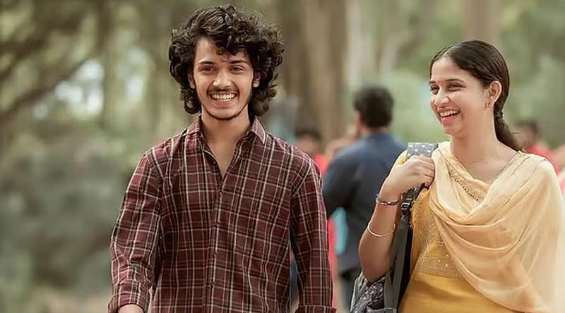 সমাজের অসংগতিতে নির্মম চাবুক কষল যে সিনেমা