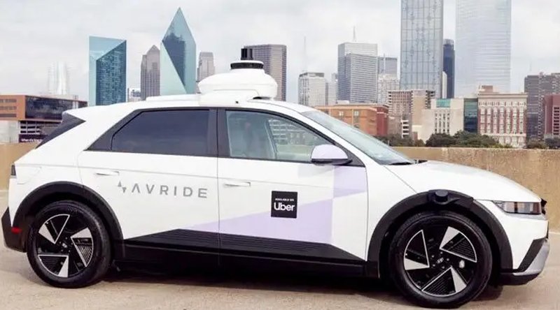 রোবোট্যাক্সি সেবা চালুর ঘোষণা দিল উবার