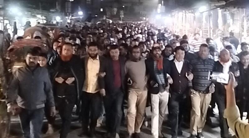 কারওয়ান বাজারে আওয়ামী সিন্ডিকেটের বিরুদ্ধে ব্যবসায়ীদের বিক্ষোভ