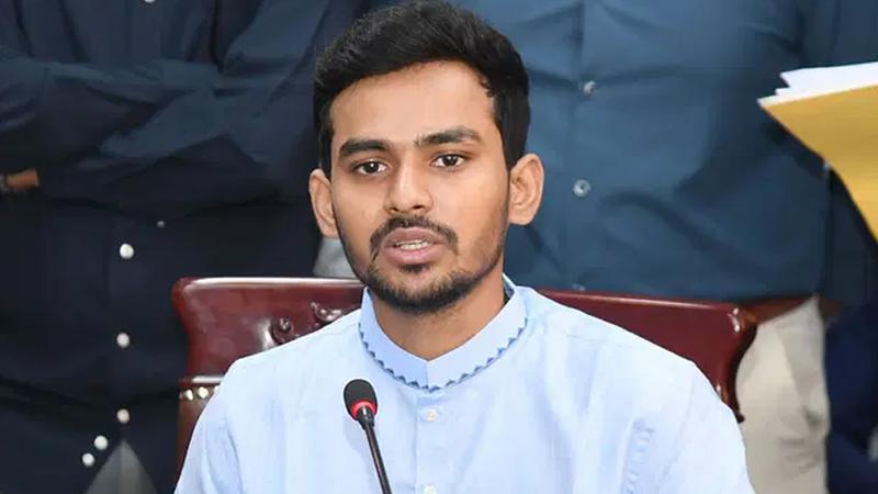 আওয়ামী লীগকে নিষিদ্ধের ব্যাপারে শিগগিরই পদক্ষেপ নেবে সরকার : আসিফ মাহমুদ