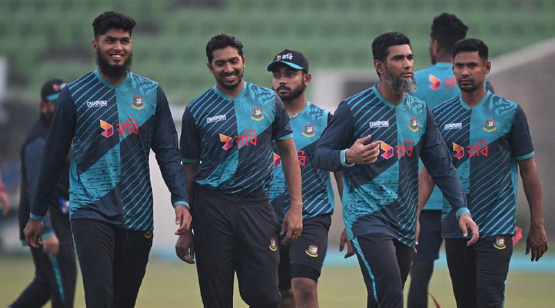 চ্যাম্পিয়নস ট্রফিতে অবিশ্বাস্য কিছু করতে হবে বাংলাদেশকে