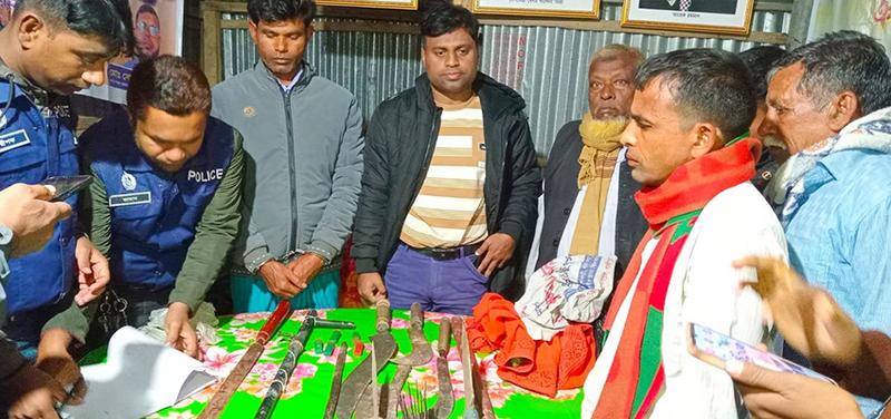 ‘ডেভিল হান্টে’ জামালপুরে অস্ত্র-গুলিসহ ডাকাত গ্রেফতার
