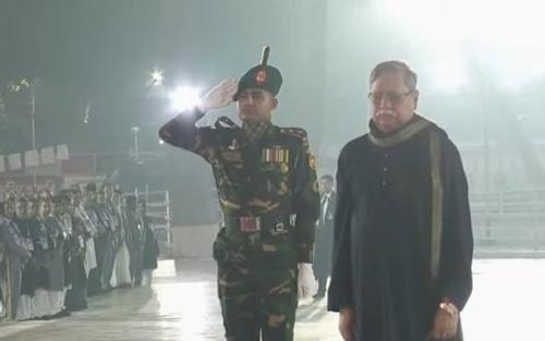 একুশের প্রথম প্রহরে শহীদ মিনারে রাষ্ট্রপতির  শ্রদ্ধা জ্ঞাপন