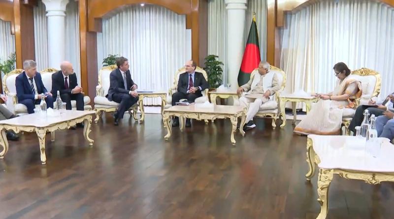 অনুদান নয়, সুইডেনকে বাংলাদেশে বিনিয়োগের আহ্বান প্রধান উপদেষ্টার