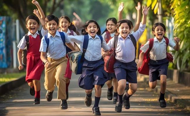 ৪০ দিনের দীর্ঘ ছুটিতে যাচ্ছে দেশের শিক্ষাপ্রতিষ্ঠান
