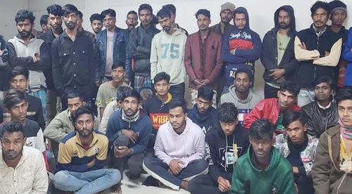 রাজধানীর মোহাম্মদপুরে পুলিশের বিশেষ অভিযান, গ্রেফতার ৪০