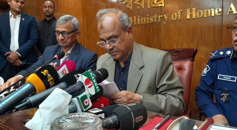 ভারতকে অবৈধ বেড়া দিতে দিবে না বাংলাদেশ : স্বরাষ্ট্র উপদেষ্টা
