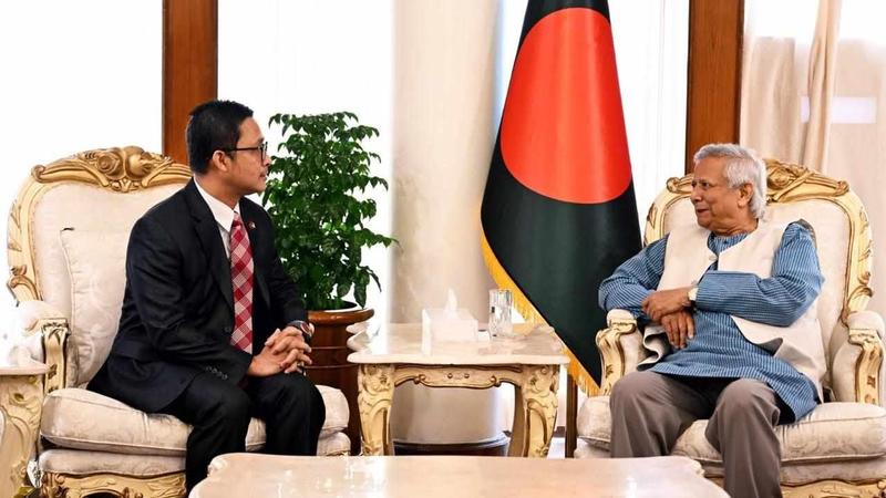 শ্রমিকদের জন্য মালয়েশিয়ার মাল্টিপল এন্ট্রি ভিসা প্রদানের আহ্বান প্রধান উপদেষ্টার