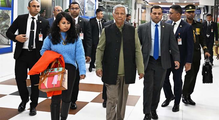 সুইজারল্যান্ডের উদ্দেশে ঢাকা ছাড়লেন প্রধান উপদেষ্টা
