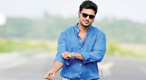 অন্যের খাবার ছিনিয়ে নিজের পেট ভরতে চাননা দেব