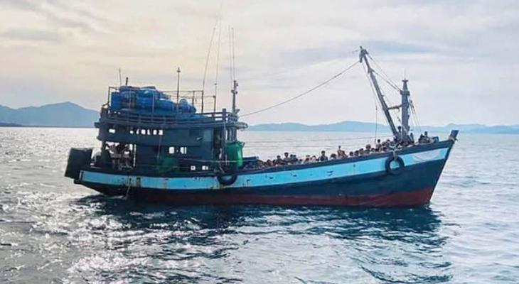 সাগরে ভেসে ইন্দোনেশিয়ায় পৌঁছালো ৭৬ রোহিঙ্গা