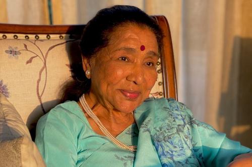 প্রয়াত’ ঘোষণা করে গুজব! সুস্থ আছেন আশা ভোঁসলে, মুখ খুললেন পুত্র আনন্দ