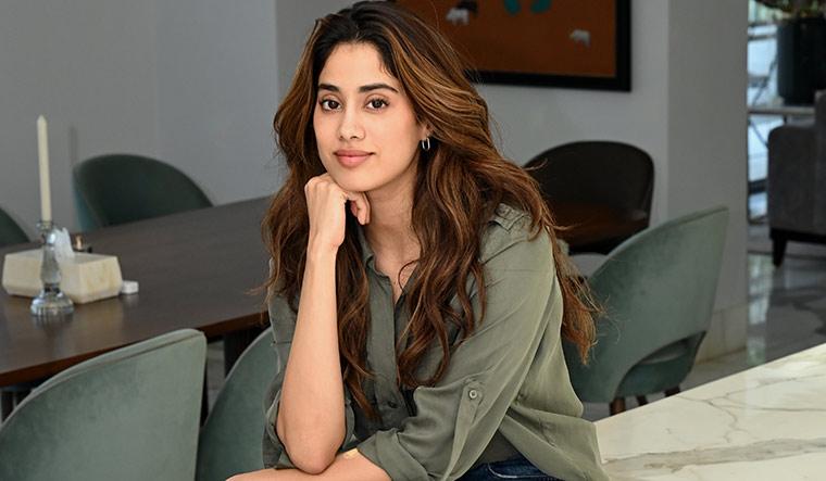 আল্লু অর্জুনের ছবিতে ৭ কোটি নিচ্ছেন জাহ্নবি কাপুর