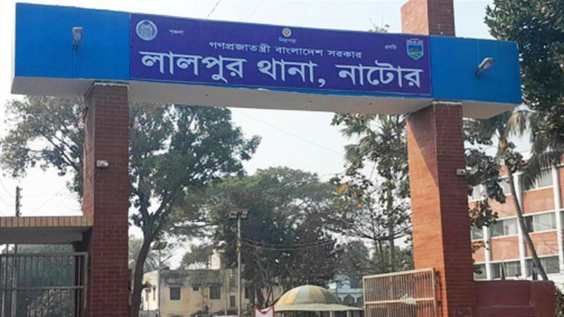 নাটোরে বাবার ট্রাক্টরের ধাক্কায় প্রাণ গেল ছেলের