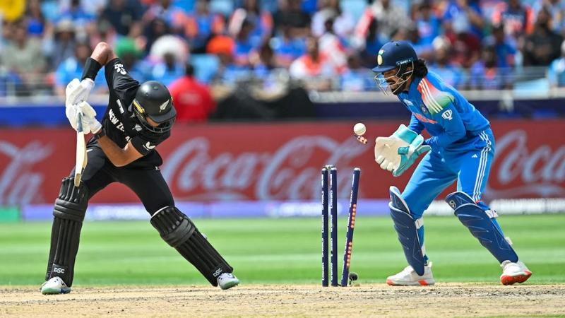 ১৭ রানের ব্যবধানে ৩ উইকেট হারিয়ে বিপদে নিউজিল্যান্ড