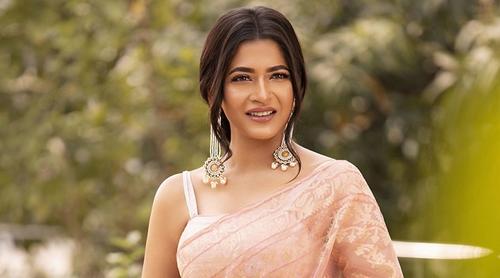 পুলিশ অফিসারের চারিত্রটি ফুটিয়ে তুলতে অস্ত্র চালানো ও ফাইটে প্রশিক্ষণ নিতে হয়েছে