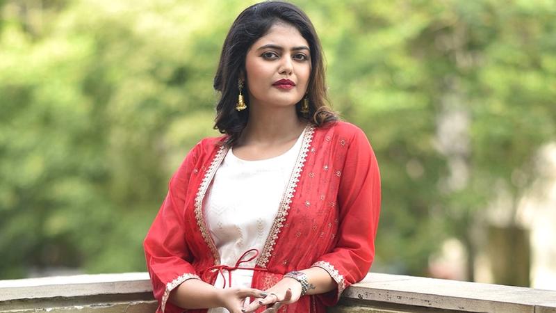 রাজনীতি থেকে আবার অভিনয়ে ফিরলেন সায়নী ঘোষ