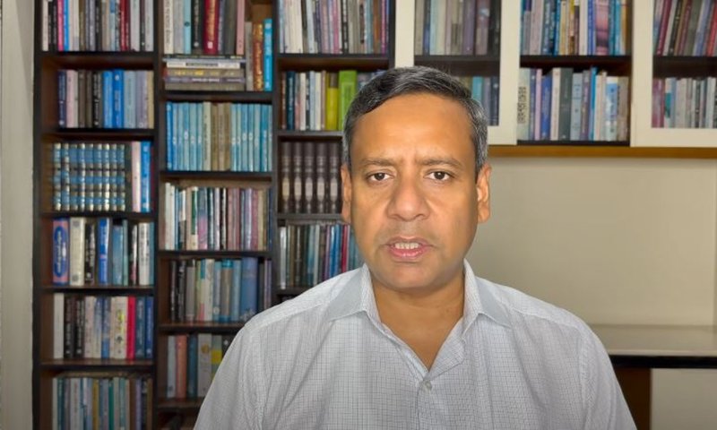 সরকার এখন কোনো অবস্থাতেই ঝুঁকিতে যাবে না