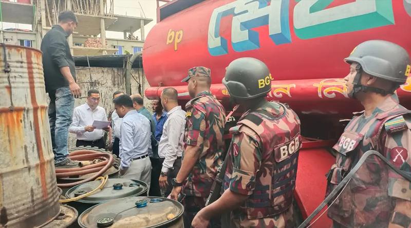 সিদ্ধিরগঞ্জে যৌথ অভিযানে ৪৪ হাজার লিটার জ্বালানি তেল জব্দ